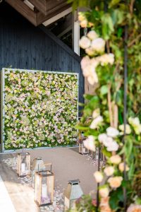 Floral decor at this Hamptons wedding weekend held at The Parrish Museum | Photo by Roey Yohai Studio