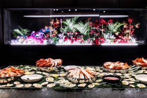 Seafood bar at this NYE wedding in New York City | Photo by Gruber Photo